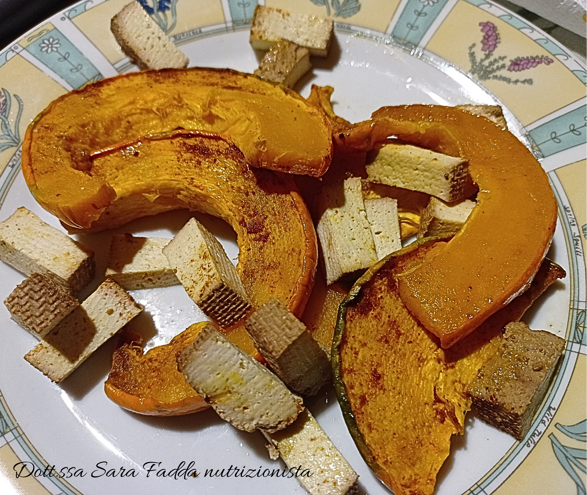 Tofu affumicato con zucca Hokkaido speziata