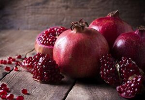 Melograno: proprietà, benefici e valori nutrizionali del frutto antiossidante per eccellenza